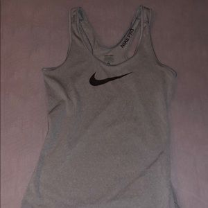 ✔️ Nike Pro Tank